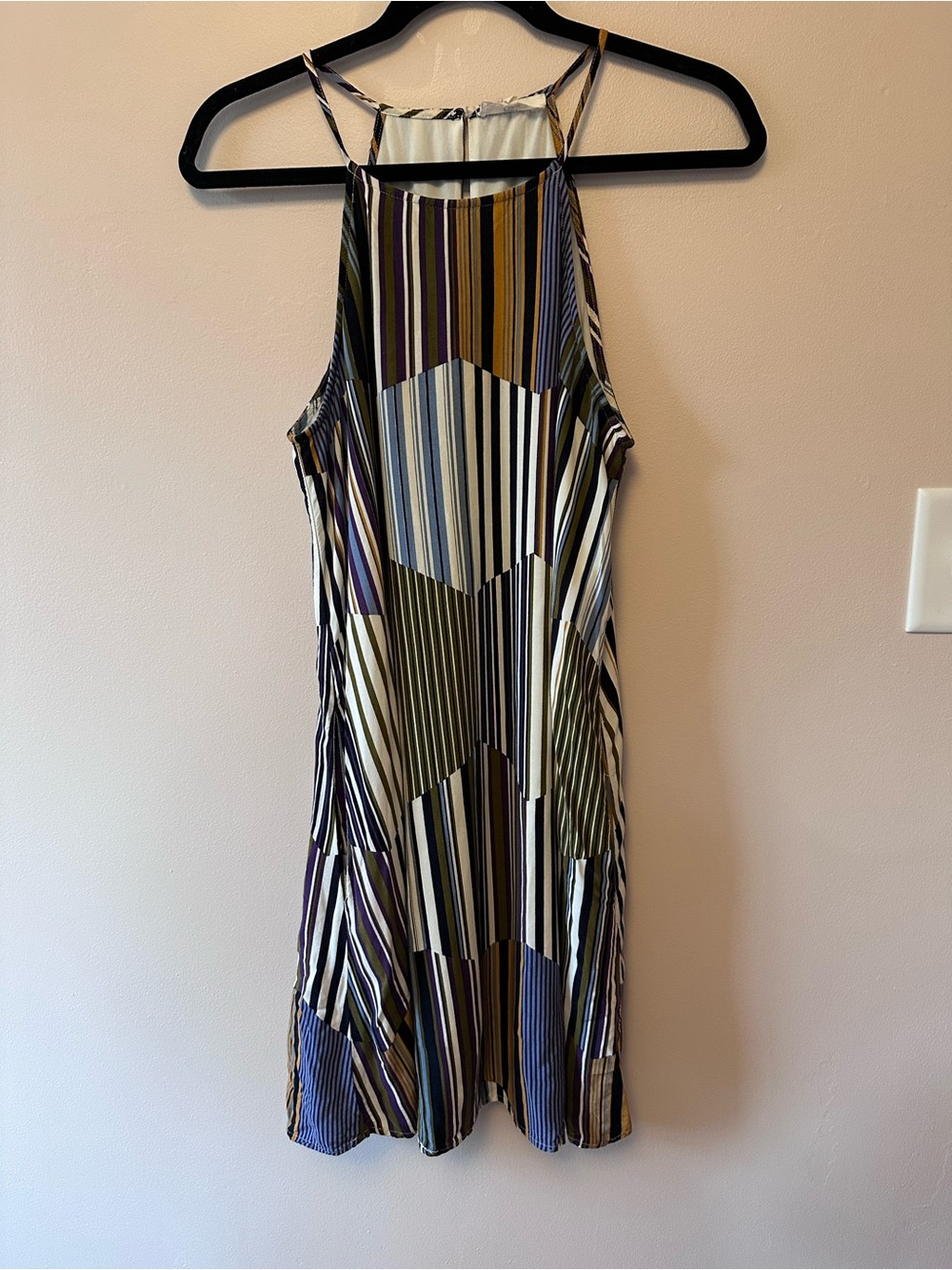 Patterned high neck shift dress